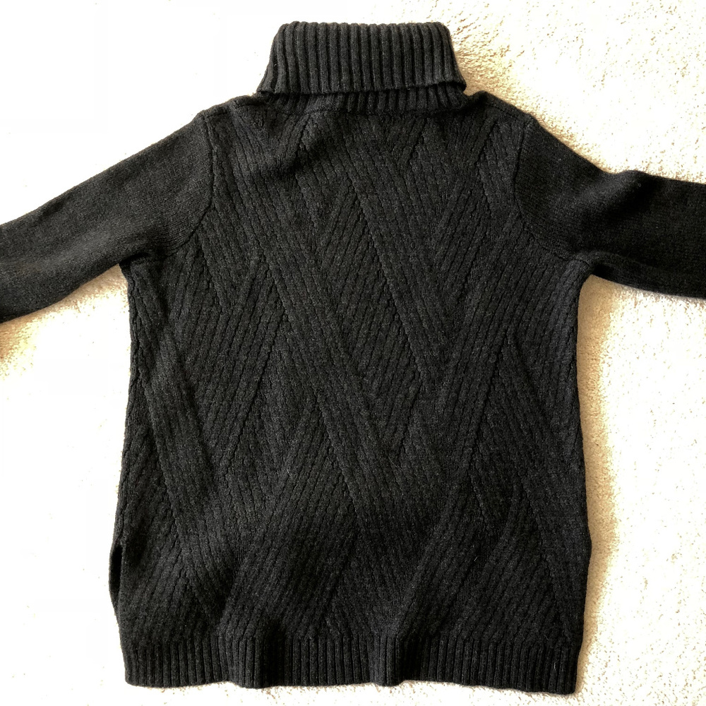 VINCE Traveling cable turtleneck sweater